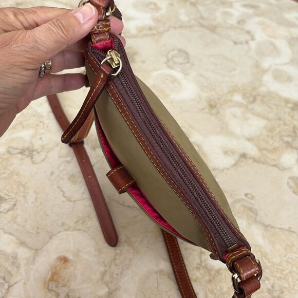 Dooney & Bourke Crossbody Bag Nylon & Leather Duck Logo - Picture 13 of 16